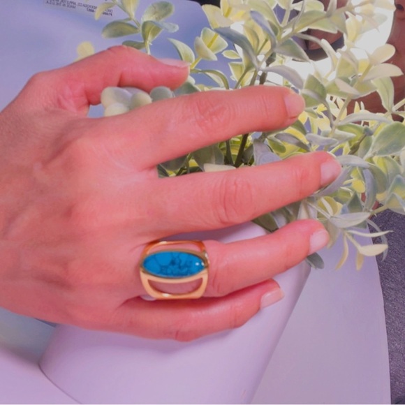 NWT Gold Stainless Steel Womens Rings, simulated green beautiful stone size 8 - Picture 12 of 16